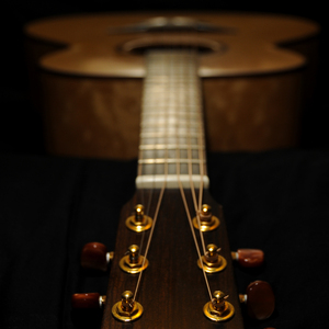 三点突破1987台湾版原唱是谁
